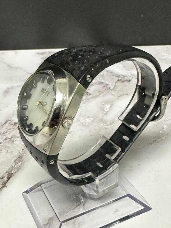 Roxy Winki Womens Watch Silver Tone Mother of Pearl Dial Silicone Band Works main image 12